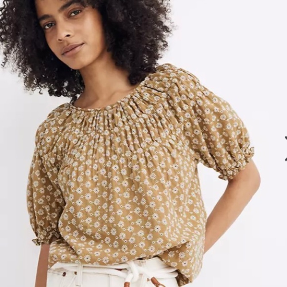 Daisy embroidered puff sleeve top SMALL